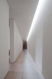 Moderne Flurgestaltung Und Beleuchtung Beleuchtung Flurgestaltung Modern Moderne Und With Images Corridor Design Hallway Lighting Corridor Lighting