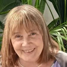 I am Lucy a young sculptor, this is my first work, please appreciate it 🙏