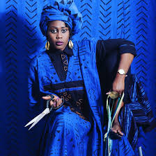 Nous allons commencer la discussion avec les fonctionnalités que vous devez rechercher dans un tissu, puis fournir quelques avantages et inconvénients pour différents types de matériaux. Horizon Marie Madeleine Diouf Creatrice De Mode De La Marque Nunu Design By Dk Faire Vivre Nos Economies A Travers Les Matieres D Ici Est Primordial Lequotidien Journal D Information Generale