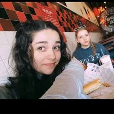 Scarlett (@ScarlettOliver9)