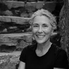 Elyse Chambers's Instagram, Twitter & Facebook