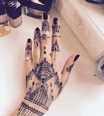 Who Loves Black Henna Gorgeous Henna Design By Meharraja Zukreat Henna Blackhenna Henna Tattoo Designs Henna Tattoo Sleeve Sleeve Tattoos