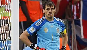 Torwartlegende iker casillas ist während einer trainingseinheit zusammengebrochen und ins der spanische torhüter iker casillas vom fc porto hat beim training einen herzinfarkt erlitten. Mit 37 Jahren Iker Casillas Erlitt Im Training Herzinfarkt News At