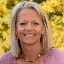 Kendra Downs's Instagram, Twitter & Facebook