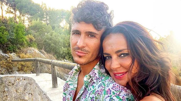Así es la vida de Olga Moreno: al lado de su representante Agustín Etienne  y destrozada tras la reciente muerte de su madre