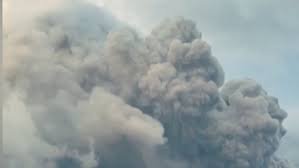 Aschewolke verdeckt den Himmel: Vulkan-Ausbruch auf den Philippinen