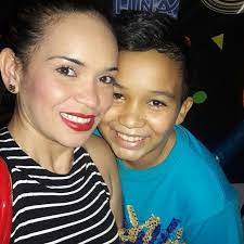 24 de agosto de 2005), conocido como kaleth morales y apodado el rey de la nueva ola fue un cantante y compositor colombiano de música vallenata que residía en la ciudad de cartagena. Me Hubiera Gustado Haber Conocido A Mi Papa Samuel Morales Hijo De Kaleth Vallenato Noticias Videos Letras Blogvallenato Com