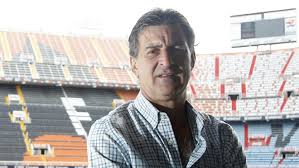 Кемпес марио (mario kempes) футбол нападающий аргентина 15.07.1954. La Mario Kempes Sport Foundation Una Bendicion Para Los Jovenes Deportistas Sin Recursos Marca