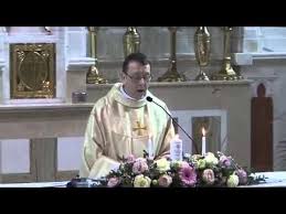 Irish Priest S Singing Hallelujah At A Couple S Wedding Playlist Singing Hallelujah Singing Wedding Couples