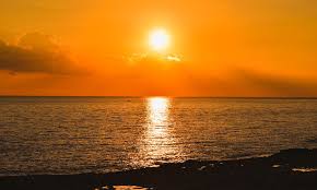 Gambar dan foto,gambar pemandangan laut yang indah untuk wallpaper dan background hd di pc dan smartphone android,objek pemandangan laut memang sangat indah dan menawan terlebih jika kita melihat secara langsung wilayah pantai atau lautan luas,sekilas mirip dengan lukisan namun sebenarnya itu semua adalah gambar atau foto hasil jepretan fotografer handal. Matahari Terbenam Alam Laut Foto Gratis Di Pixabay