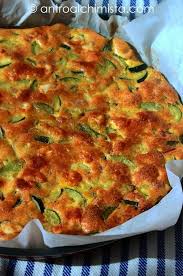 Versate l'olio di oliva rimanente in una teglia da forno antiaderente di 20 cm. L Antro Dell Alchimista Frittata Di Zucchine E Pancetta Al Forno