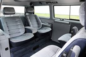 Daher kommt auch die üppige ausstattung der luxusvariante caravelle gl mit piloten sitzen, teppich, colorglas und die annehmlichkeiten der campingaussattung, der schlafbank und dem hubdach. Vw T3 Caravelle Carat Motor Preise Klassiker Des Tages Autobild De