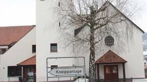 Mann Mit Koran Platzt In Trauerfeier In Schnaittach Schnaittach Nordbayern De