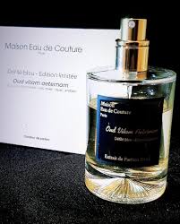 Oud Vitam Aeternam Edition Limitee En 2020 Flacons De Parfum Bois De Santal Parfum