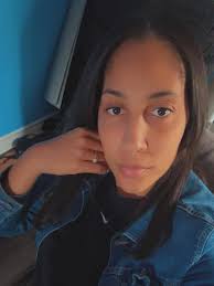 Can someone combine two photos?