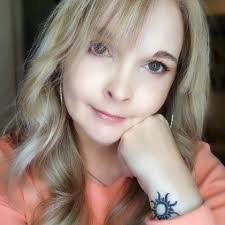 Shirley Pelot's Instagram, Twitter & Facebook