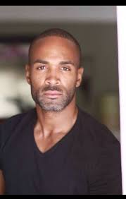 Building the wall one Dan-O's Seasoning at a time. Even Buc-ee beaver wants  in