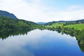 The wörthersee (lake wörth) is a lake in carinthia (kärnten) in austria. 2nzhxyykwxzngm