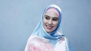 She has amassed over 6 million followers on instagram. Bpom S Response To The Richard Lee Kartika Putri Feud
