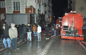 İstanbul esenyurt'ta bir palet fabrikasında yangın çıktı. Esenyurt Yangin Haberleri Ihlas Haber Ajansi 3