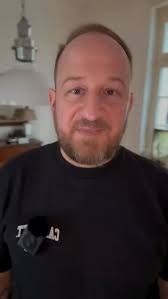 ✊ Klare Haltung gegen Rechtsextremismus Der Hamburger AfD-Politiker Robert  Risch soll an einem Neonazi-Treffen in Russland teilgenommen haben.💥  Verbindungen zu extremistischen Netzwerken widersprechen den Grundwerten  unserer Demokratie. Deshalb ...