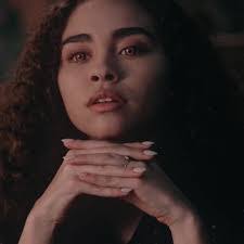 Claudia Mccrory's Instagram, Twitter & Facebook