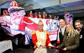 I love my girls, previously said on a facebook post from. Jacques Tilly Unterstutzt Die Karnevalsgesellschaft Monheimer Altstadtfunken Weihen Neuen Wagen Ein Monheim Am Rhein