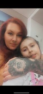 Amber Batten's Instagram, Twitter & Facebook