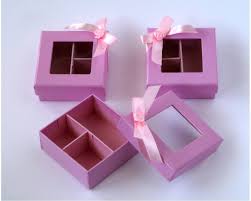 Cajas para empacar regalos con diseños personalizados para toda ocasión. Cajas De Carton Decoradas Buscar Con Google Manualidades Cajas Decoradas De Carton Caja De Carton