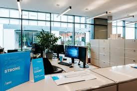 Wir ermöglichen unseren kunden den zugang zu den internationalen kapitalmärkten und das investieren in finanzprodukte auf effektive, effiziente und sichere weise. Baader Bank Ag Informationen Und Neuigkeiten Xing