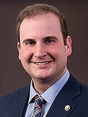 Chief of staff networked with ex‑Farage adviser, Breitbart editor