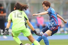 In goalinn, your online football shop, you will find everything to complete your soccer gear and also the most famous football boots in the world as nike, adidas, puma, diadora, lotto, for different pitches and artificial turf, natural grass, earth, concrete, flooring, synthetic. 1iqdzeyhxz5l8m