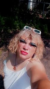 What a way to try out lashes to make sure they hold.