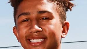 Ballard picks up three victories in boys' tennis