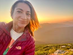 Hiking and spotting geese at Cheadle Lake