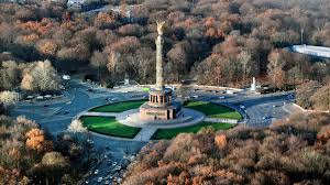 Küssen sie sich zum beispiel nicht in der öffentlichkeit, regen sie alleinstehende menschen nicht auf und provozieren sie verbitterte frauen. Mehrspuriger Kreisverkehr So Verhalten Sie Sich Richtig Auto