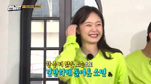 그는 지난달 30일 '런닝맨' 촬영 중 컨디션 이상 증세를 느껴 병원을 찾았다. ì „ì†Œë¯¼ ë³µê·€ ì¼ì£¼ì¼ ë§Œì— ë²Œì–´ì§„ ëŸ°ë‹ë§¨ ì–´ë ¤ìš´ ê²°ë‹¨ ë‚´ë ¸ë‹¤ ìœ„í‚¤íŠ¸ë¦¬