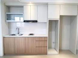 Aku bisa jawab harga tersebut sangat fleksibel tergantung dari bahan, finising, hardware dan juga desain yang anda ingin buat saat semua tergantung pada pilihan kamu nantinya. Pilihan Harga Kitchen Set Minimalis Sederhana Adseneca