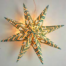 Selbst gebastelte weihnachtssterne die sterne sind im. Anleitung Papiersterne Basteln Gratis Plotterdatei