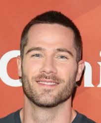 Luke Macfarlane (Thomas Luke Macfarlane)