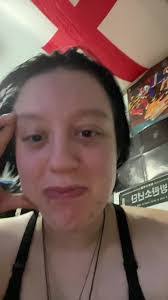 Courtney Burrows's Instagram, Twitter & Facebook