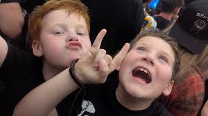 So last night were all marching back to get home after korns amazing set  and the most coolest and nicest thing happened to me by 1 incredible and  talented human. Long story