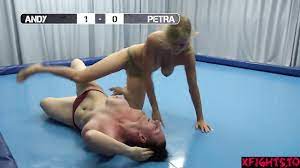 Fighting Dolls - Andy vs Petra - XFights