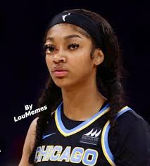 This shot was so beautiful 🔥🔥🔥🔥 Angel Reese