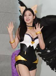 Johyun, seoyul, daye, sehyung & gowoon. Berry Good Johyun League Of Legends Ahri Cosplay Photos Hd Hr K Pop Database Dbkpop Com