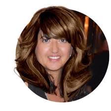 Claudia Araiza's Instagram, Twitter & Facebook