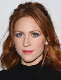 That's right, her long red locks have been chopped short to her chin and bleached blonde. Brittany Snow Biography Photos Age Height Personal Life Movies 2021