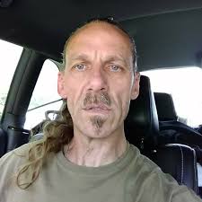 Stream Sir Edward Weldon Kaiser chiefs music