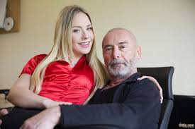 Galería de fotos porno 🌶️ Old Man, Young Desire - PornHat