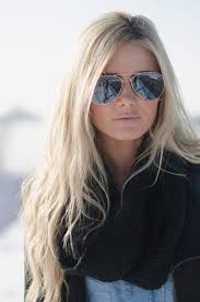 Love Her Shade Of Blonde Very Icy Appropriate For Winter Uzun Sac Modelleri Uzun Sac Sac
